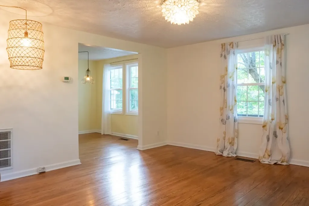 204 E Howard Road Livingston TN 38570