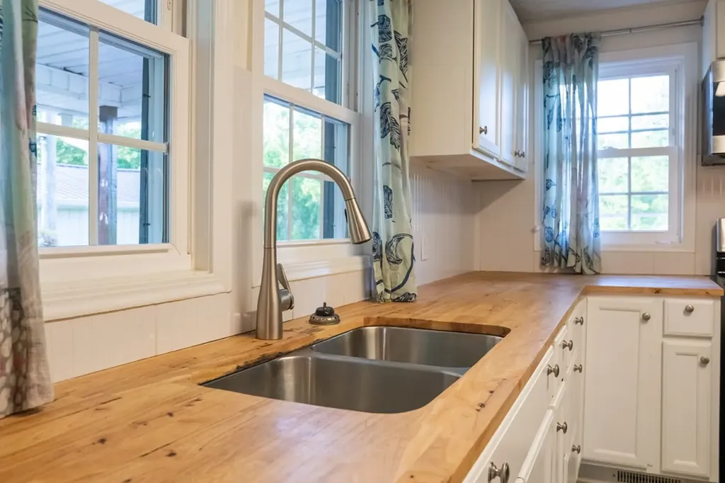 204 E Howard Road Livingston TN 38570