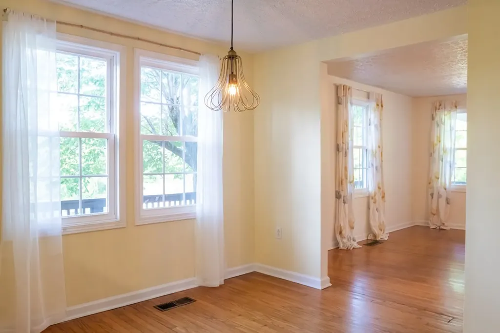 204 E Howard Road Livingston TN 38570