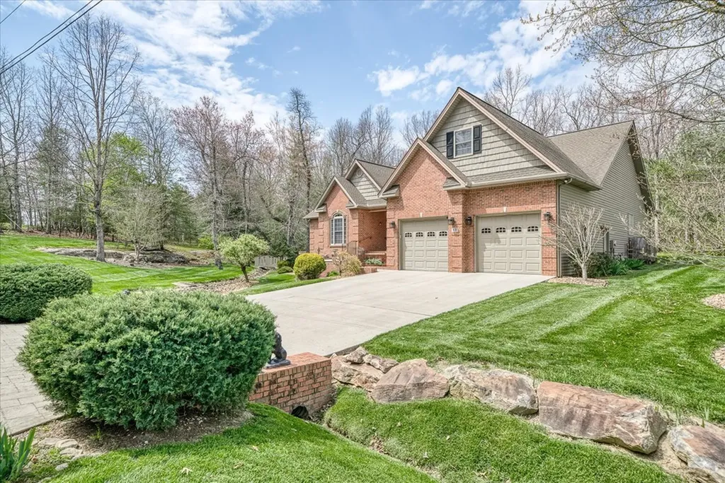 13 Holly Court Crossville TN 38558