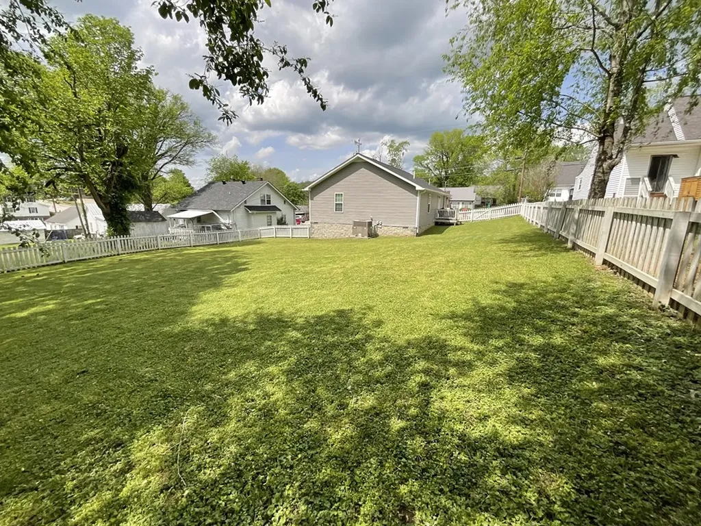 220 College Avenue E Carthage TN 37030