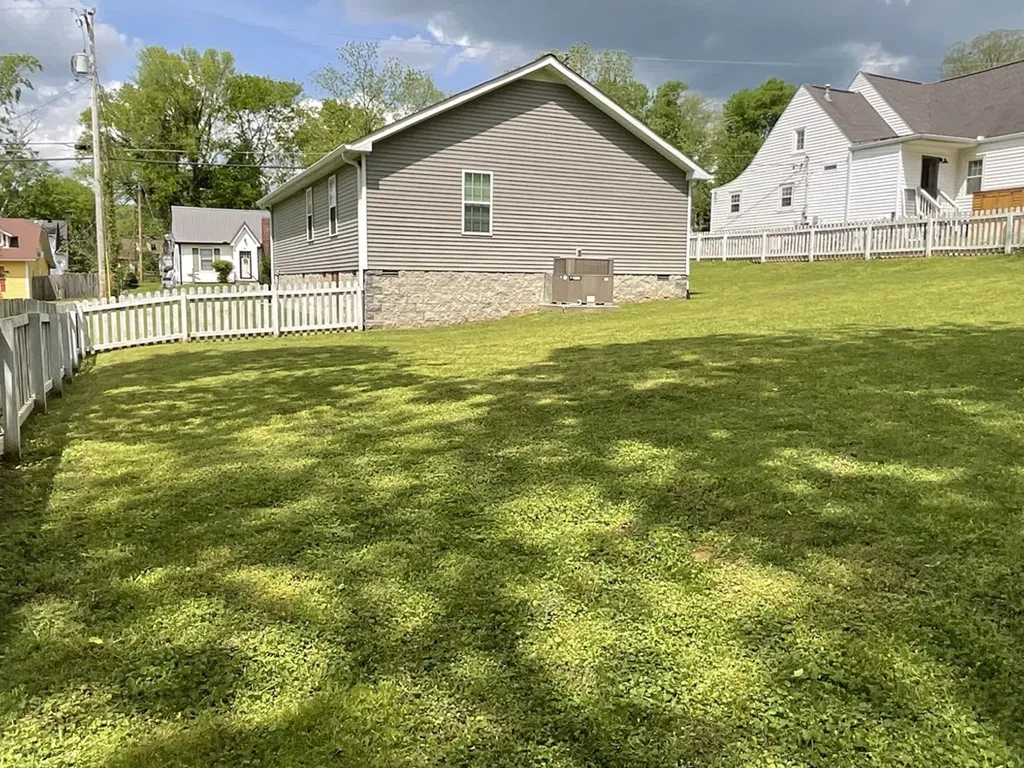 220 College Avenue E Carthage TN 37030