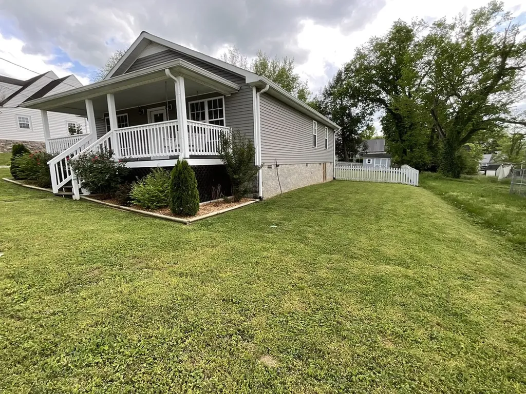 220 College Avenue E Carthage TN 37030