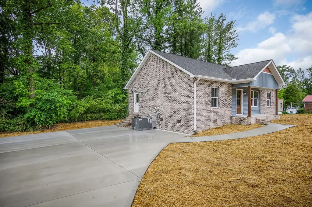 2611 Oakwood Lane Cookeville TN 38506