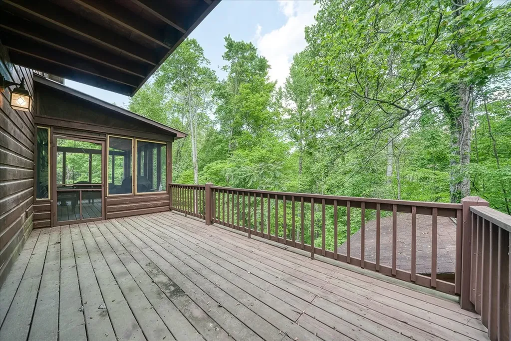 524 Hoosier Ridge Road Byrdstown TN 38549