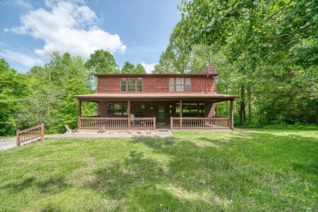 524 Hoosier Ridge Road Byrdstown TN 38549