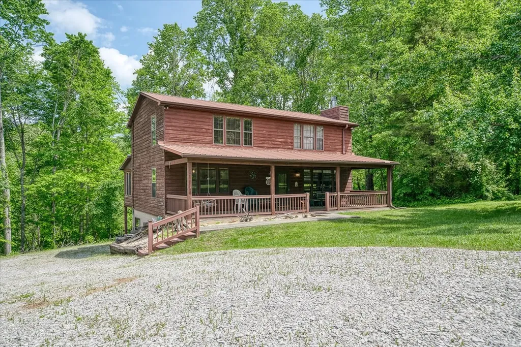 524 Hoosier Ridge Road Byrdstown TN 38549