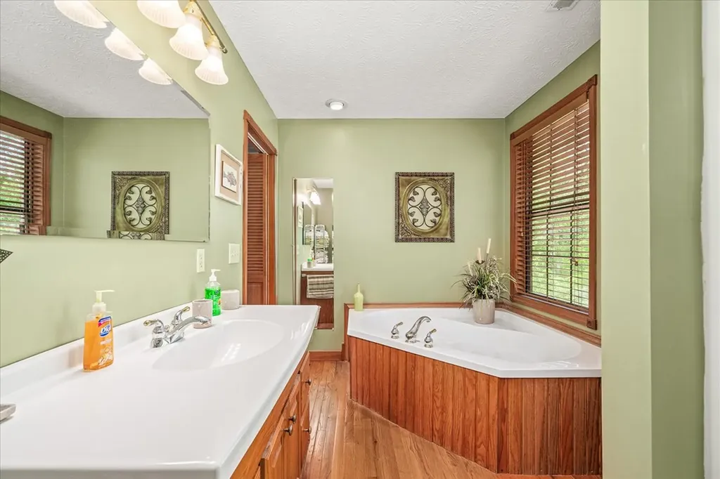 524 Hoosier Ridge Road Byrdstown TN 38549