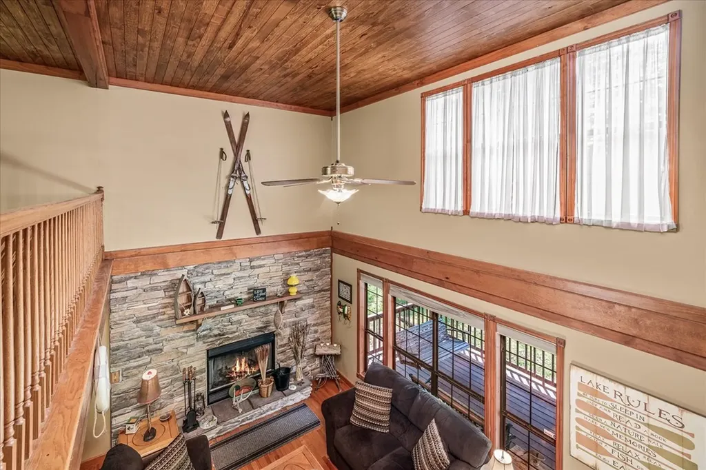 524 Hoosier Ridge Road Byrdstown TN 38549