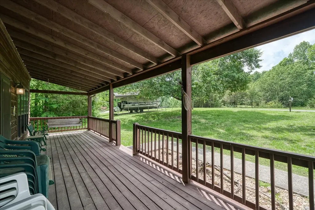 524 Hoosier Ridge Road Byrdstown TN 38549