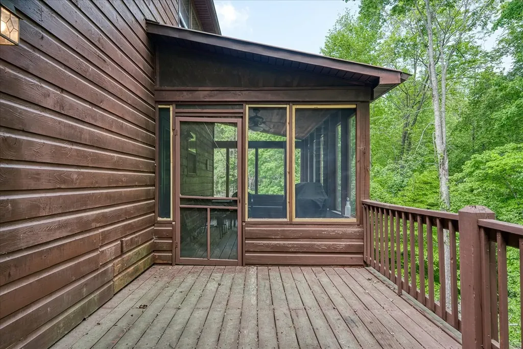 524 Hoosier Ridge Road Byrdstown TN 38549