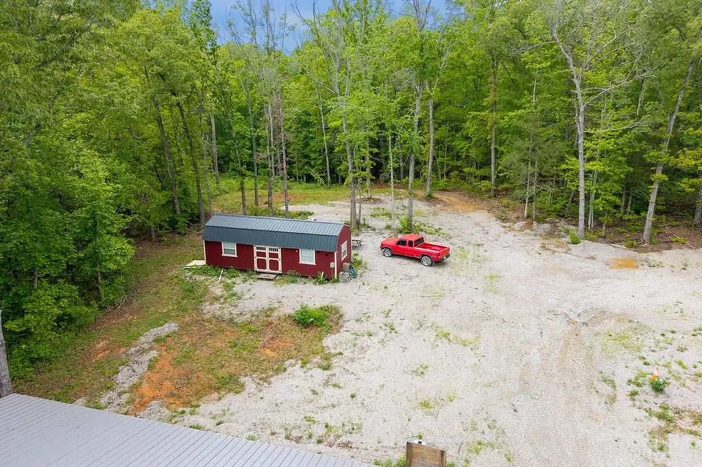 466 S Pin Hook Road Sparta TN 38583