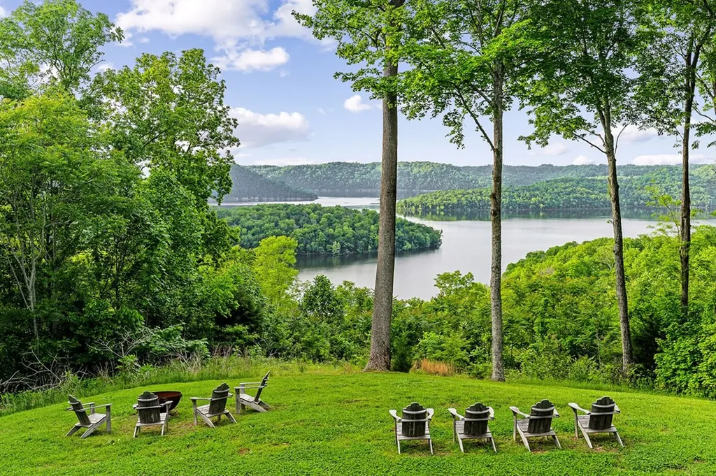 303 Davidson Road Smithville TN 37166