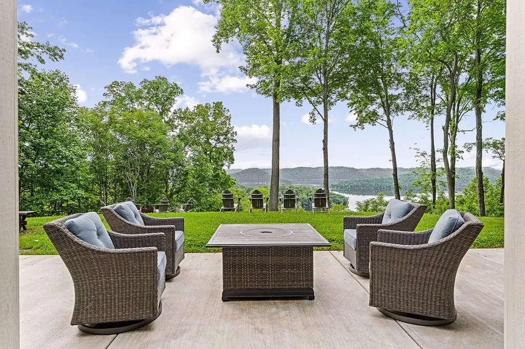 303 Davidson Road Smithville TN 37166