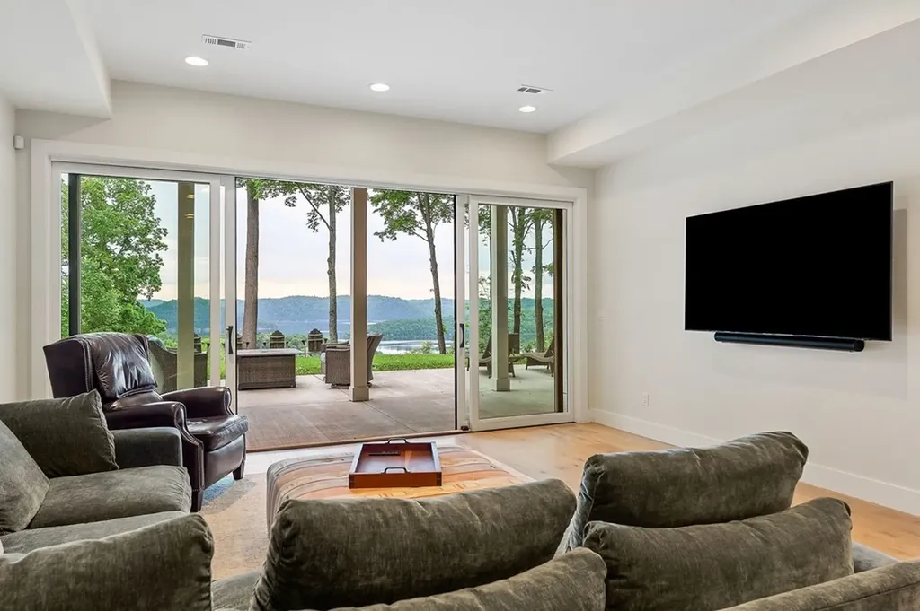 303 Davidson Road Smithville TN 37166