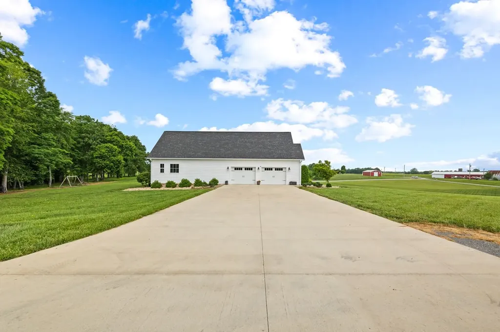 8275 Medlin Road Baxter TN 38544