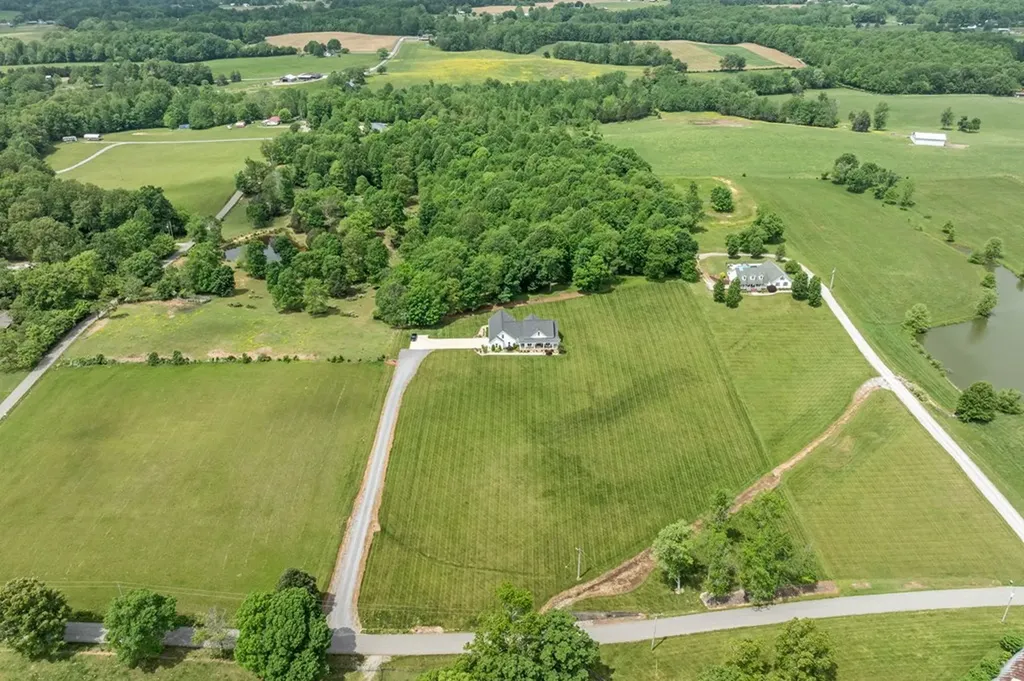 8275 Medlin Road Baxter TN 38544
