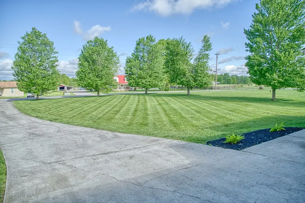 2630 Pomona Road Crossville TN 38571