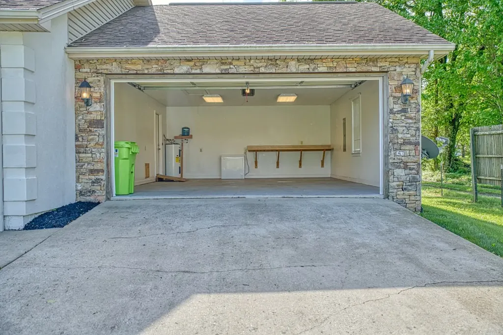 2630 Pomona Road Crossville TN 38571