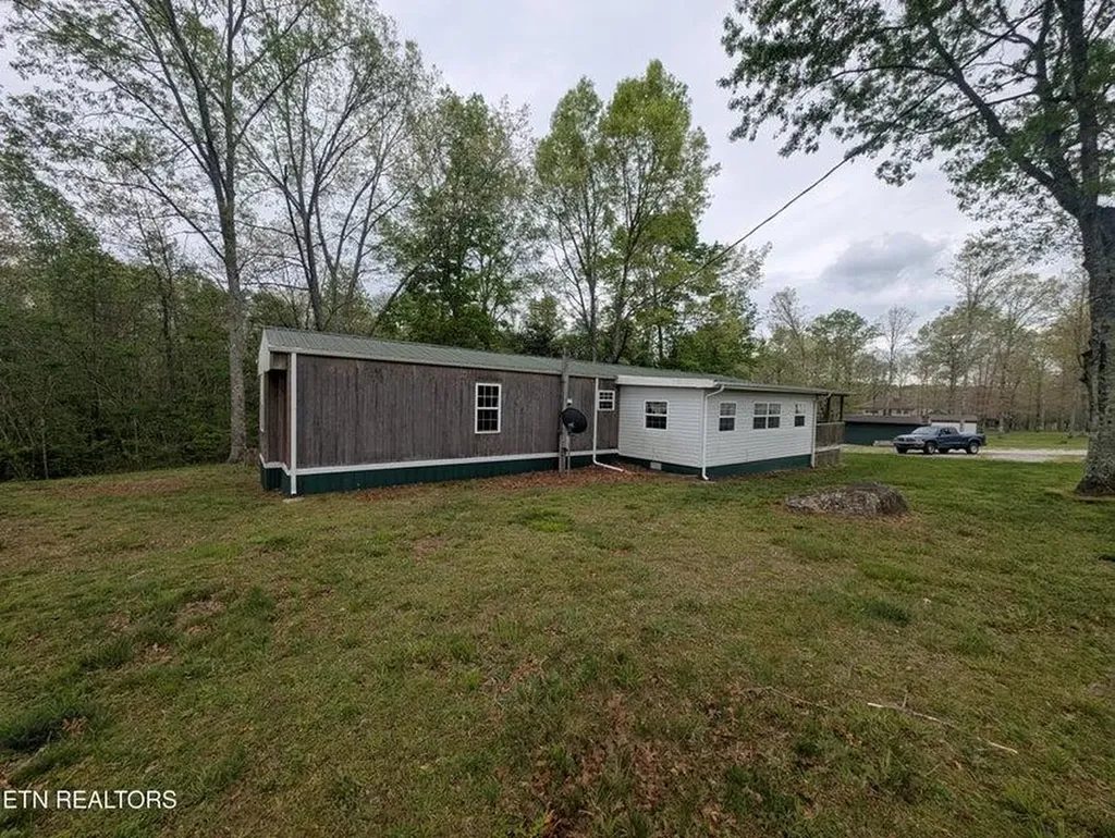 2546 Peavine Road Crossville TN 38571