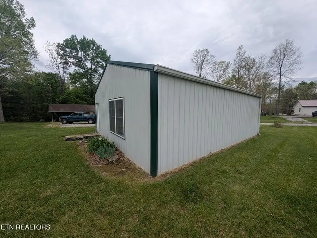 2546 Peavine Road Crossville TN 38571