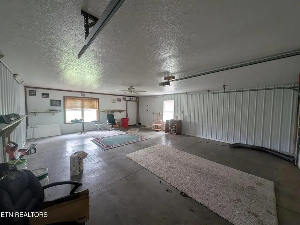 2546 Peavine Road Crossville TN 38571