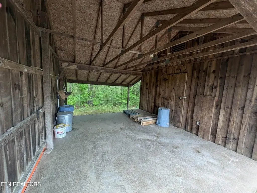 2546 Peavine Road Crossville TN 38571