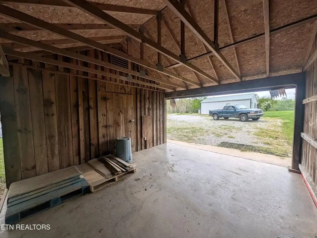 2546 Peavine Road Crossville TN 38571