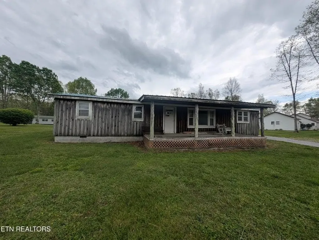 2546 Peavine Road Crossville TN 38571