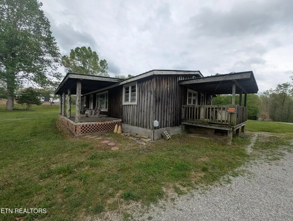 2546 Peavine Road Crossville TN 38571