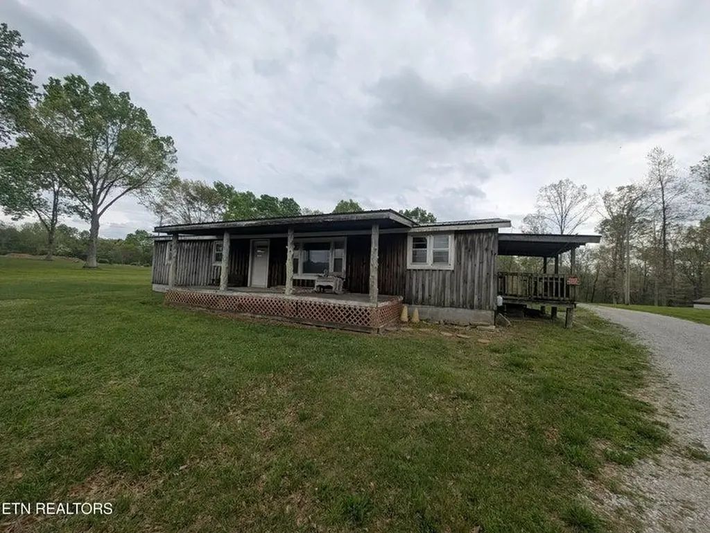 2546 Peavine Road Crossville TN 38571