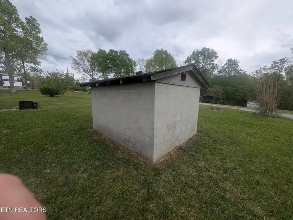 2546 Peavine Road Crossville TN 38571