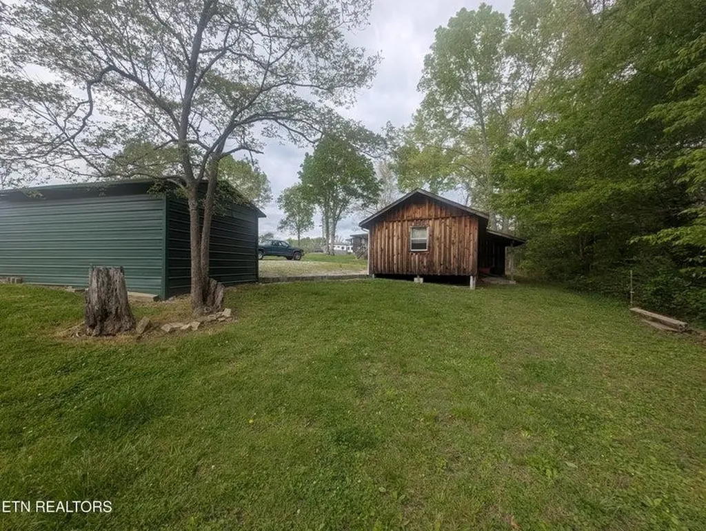 2546 Peavine Road Crossville TN 38571