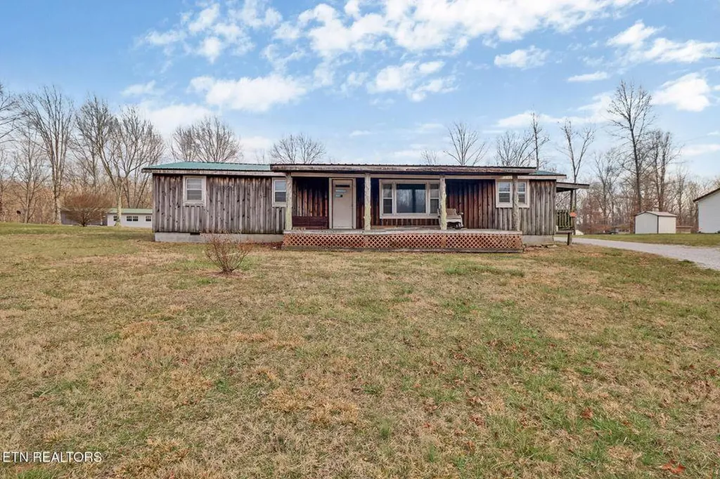 2546 Peavine Road Crossville TN 38571