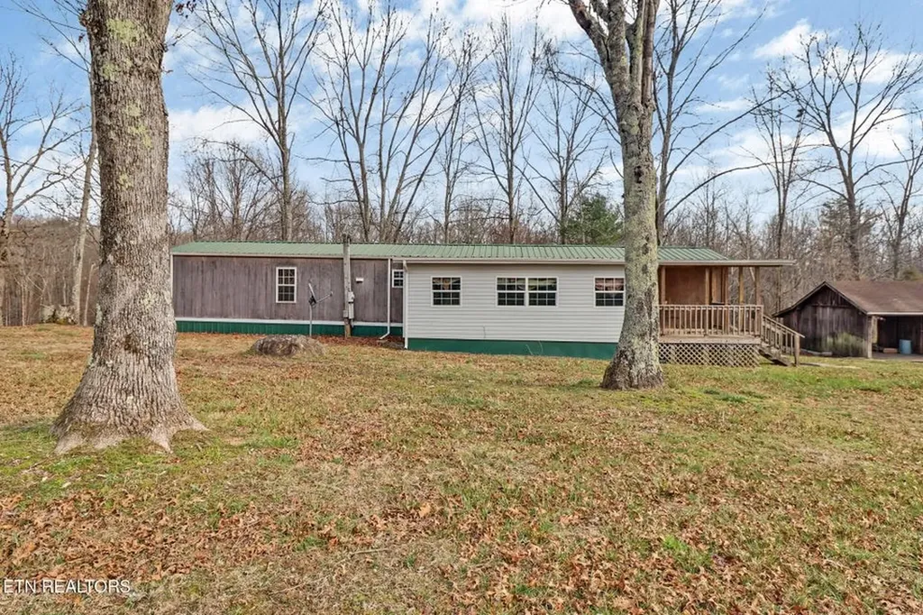 2546 Peavine Road Crossville TN 38571