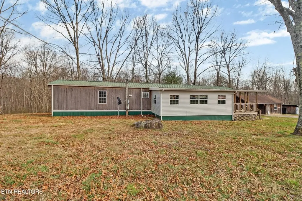 2546 Peavine Road Crossville TN 38571