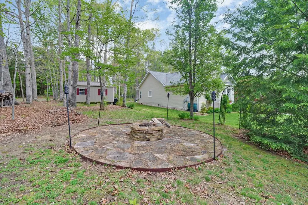 89 West Creek Drive Crossville TN 38572