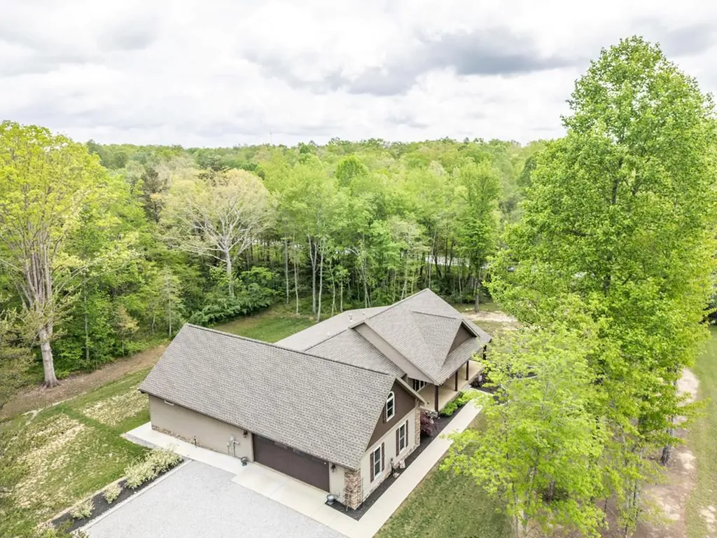 300 East Cove Road Monterey TN 38574