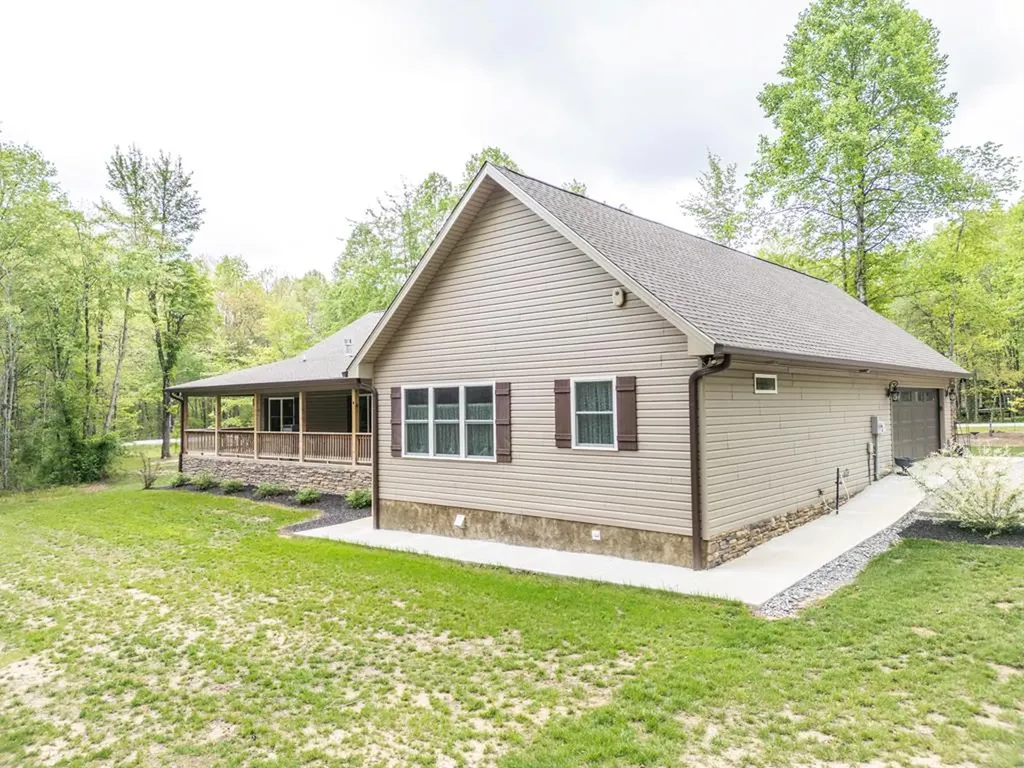 300 East Cove Road Monterey TN 38574