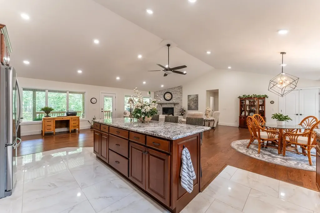 300 East Cove Road Monterey TN 38574