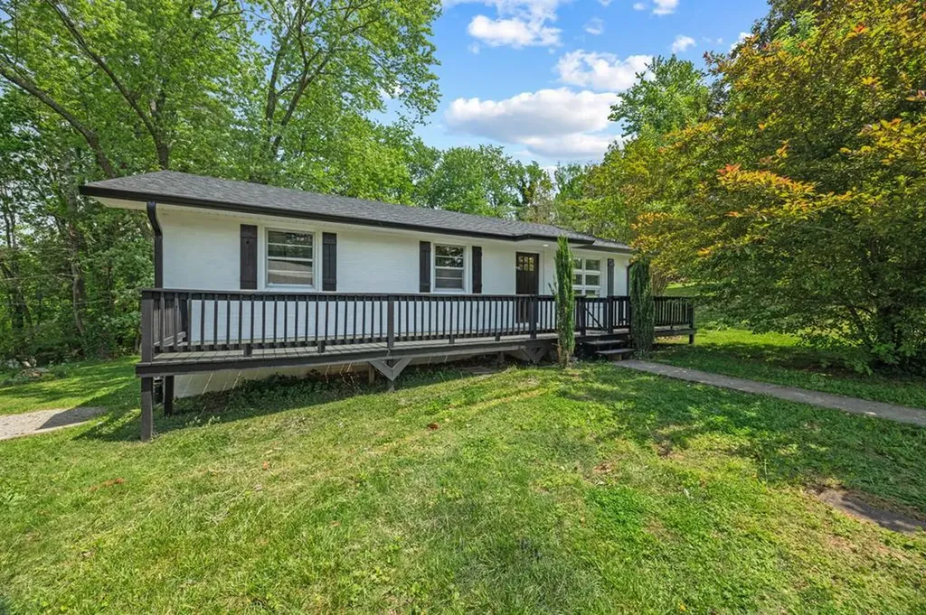 113 Reeser Street Livingston TN 38570