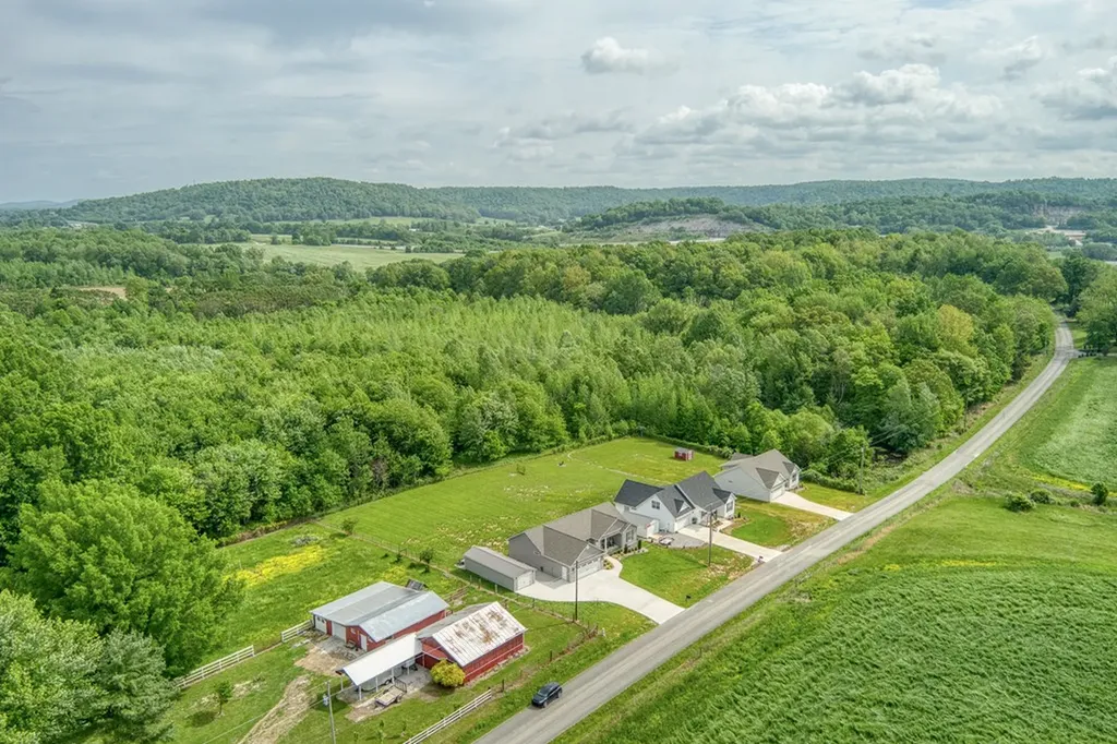 826 Duck Pond Road Sparta TN 38583