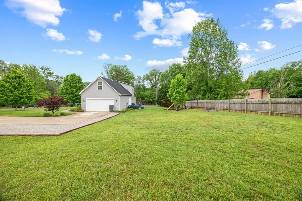 1531 Lake Villa Circle Cookeville TN 38506