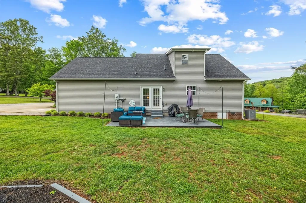 1531 Lake Villa Circle Cookeville TN 38506