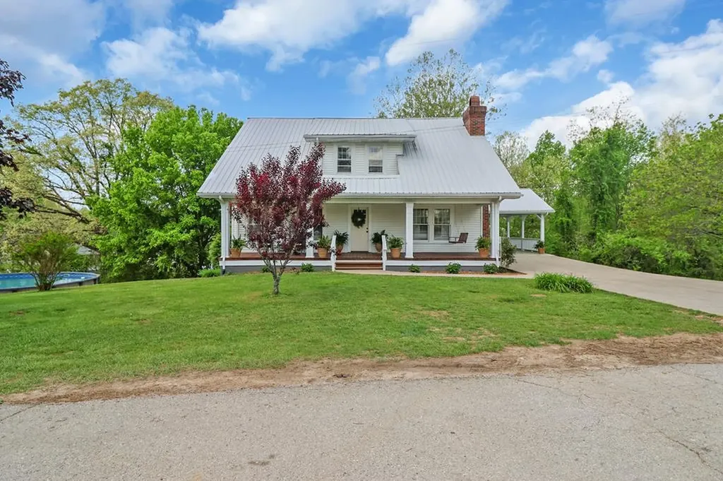 326 Taylor Avenue Jamestown TN 38556