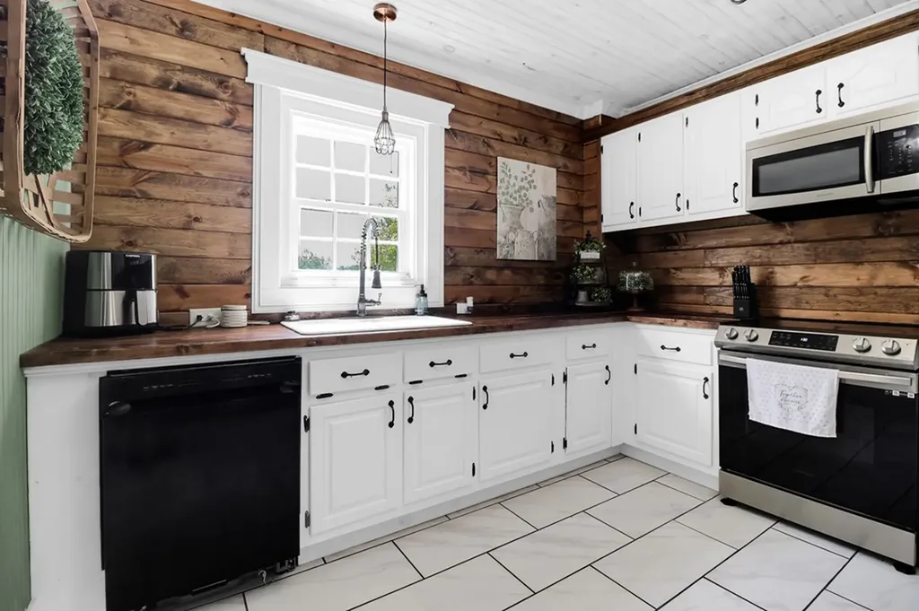 326 Taylor Avenue Jamestown TN 38556