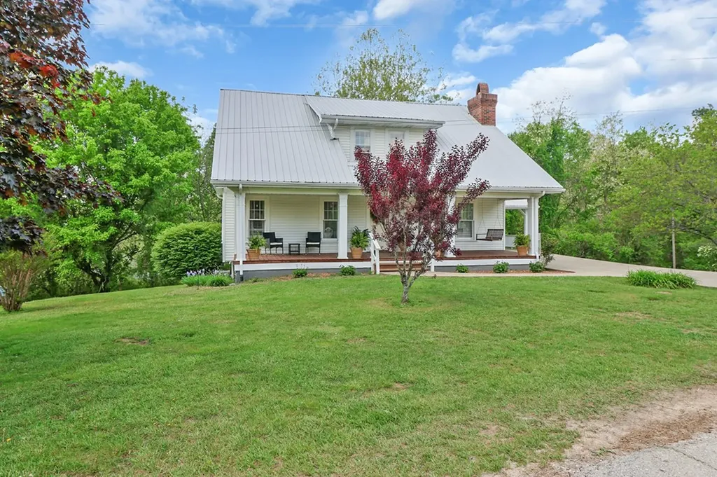 326 Taylor Avenue Jamestown TN 38556