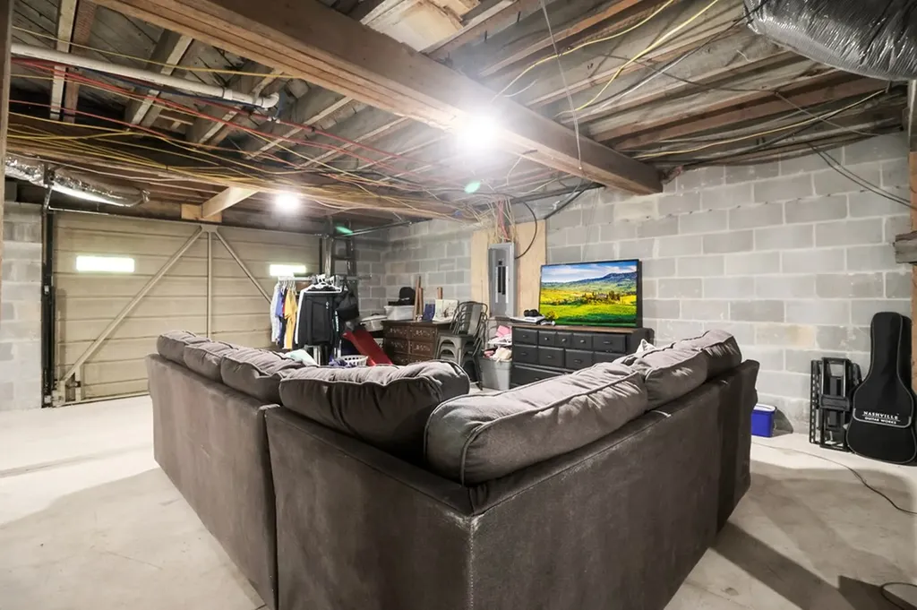 326 Taylor Avenue Jamestown TN 38556