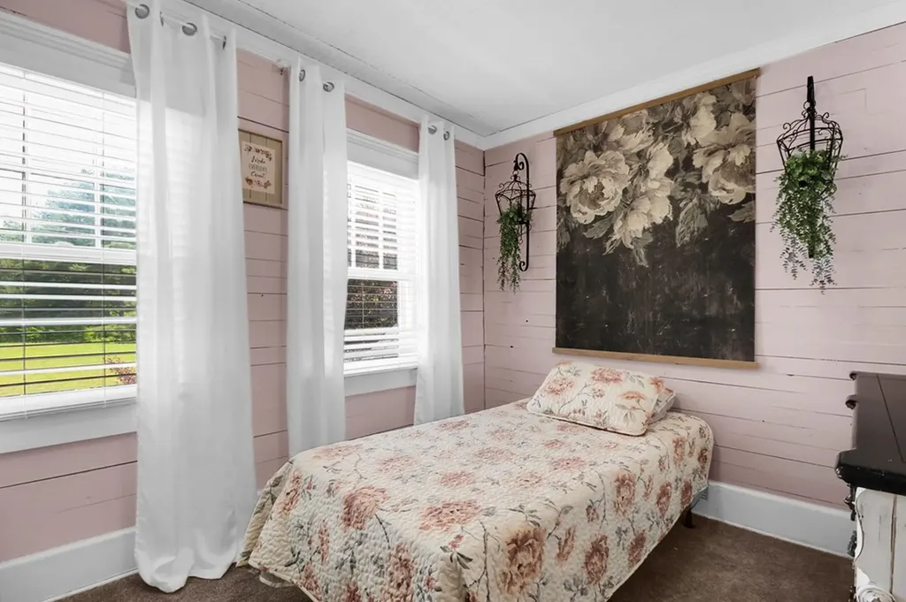 326 Taylor Avenue Jamestown TN 38556