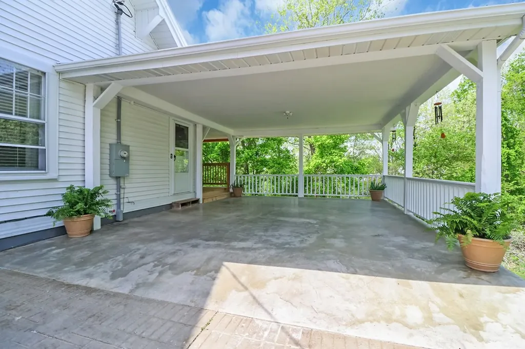 326 Taylor Avenue Jamestown TN 38556